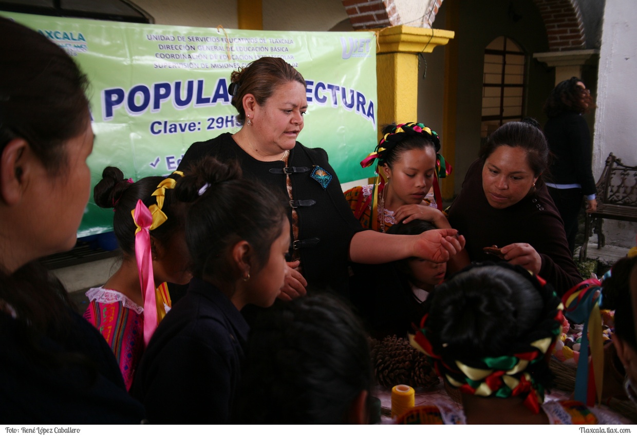 Clausura taller bordado a mquina 2016 - 2017, Profesor Delfino Reyes, San Isidro Buensuceso - Foto