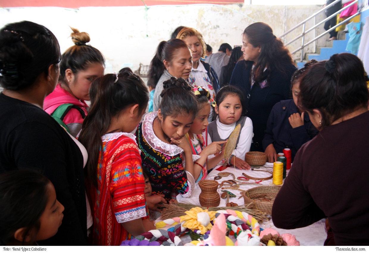 Clausura taller bordado a mquina 2016 - 2017, Profesor Delfino Reyes, San Isidro Buensuceso - Foto