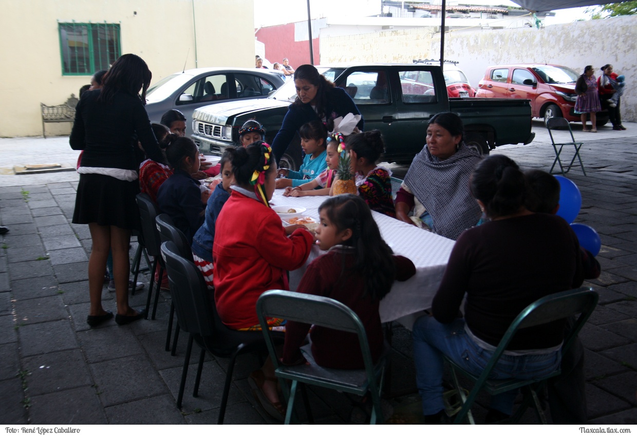 Clausura taller bordado a mquina 2016 - 2017, Profesor Delfino Reyes, San Isidro Buensuceso - Foto