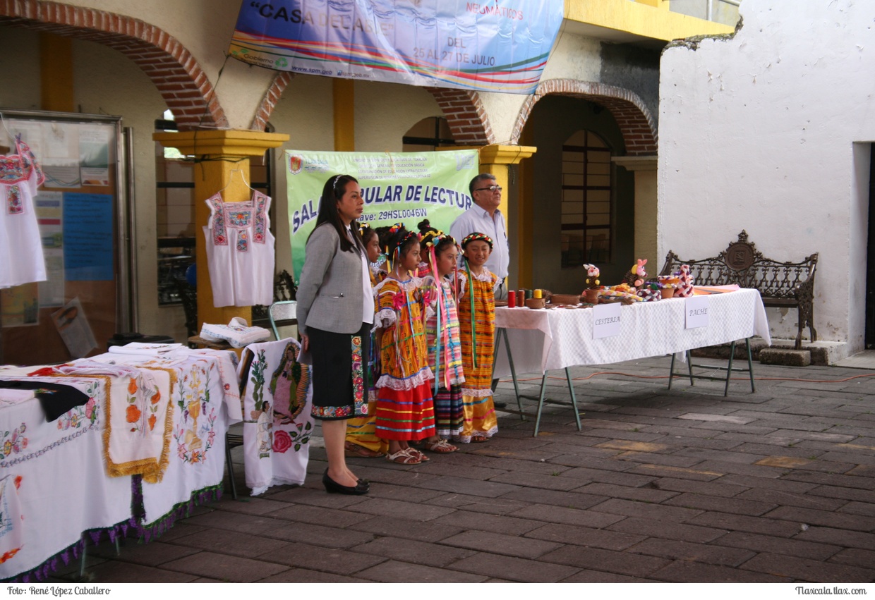 Clausura taller bordado a mquina 2016 - 2017, Profesor Delfino Reyes, San Isidro Buensuceso - Foto