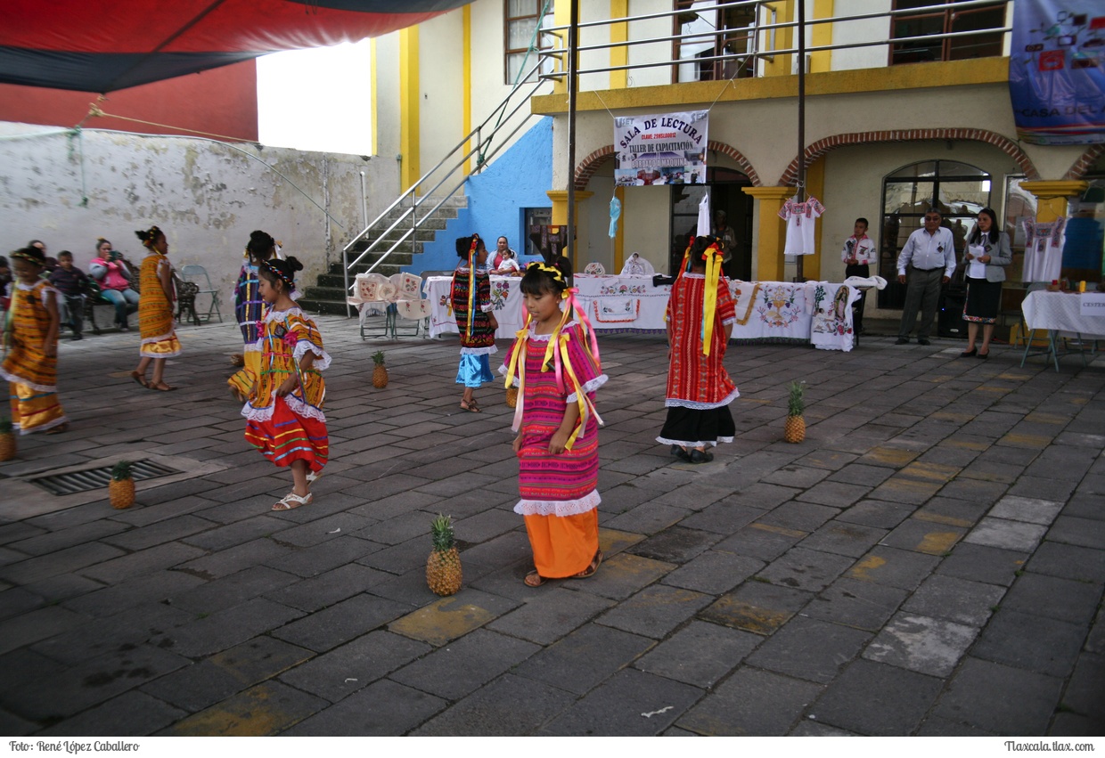 Clausura taller bordado a mquina 2016 - 2017, Profesor Delfino Reyes, San Isidro Buensuceso - Foto