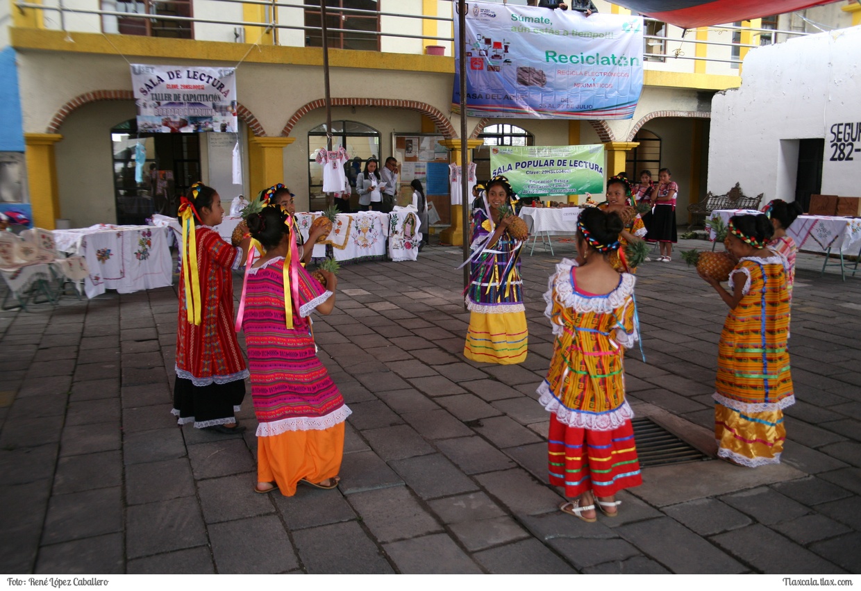 Clausura taller bordado a mquina 2016 - 2017, Profesor Delfino Reyes, San Isidro Buensuceso - Foto