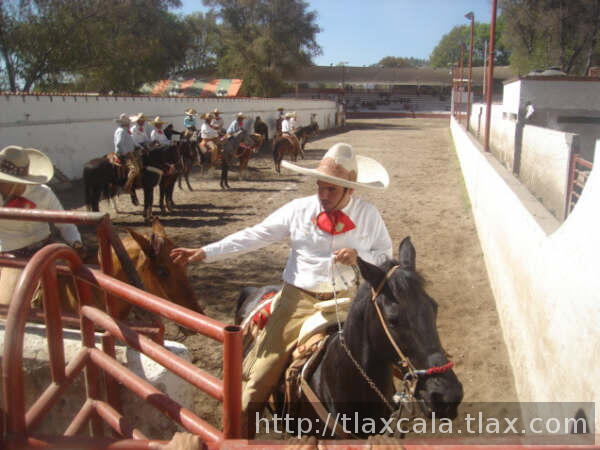 Primera charreada del 2007 universitarios contra seleccion Tlaxcala - Foto