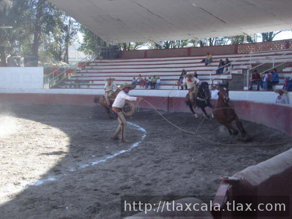 Primera charreada del 2007 universitarios contra seleccion Tlaxcala - Foto