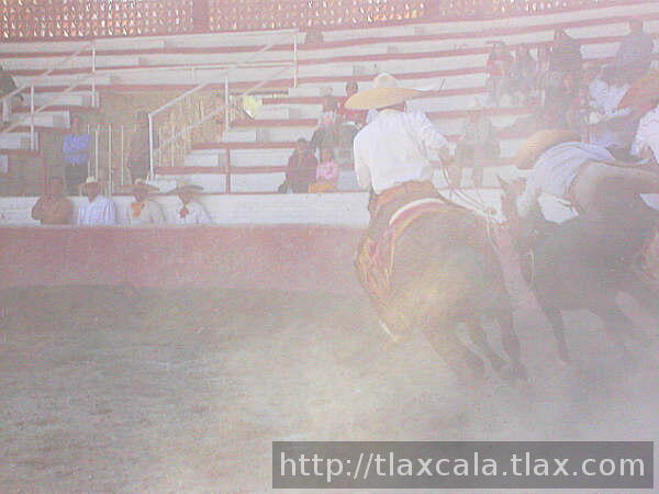 Primera charreada del 2007 universitarios contra seleccion Tlaxcala - Foto