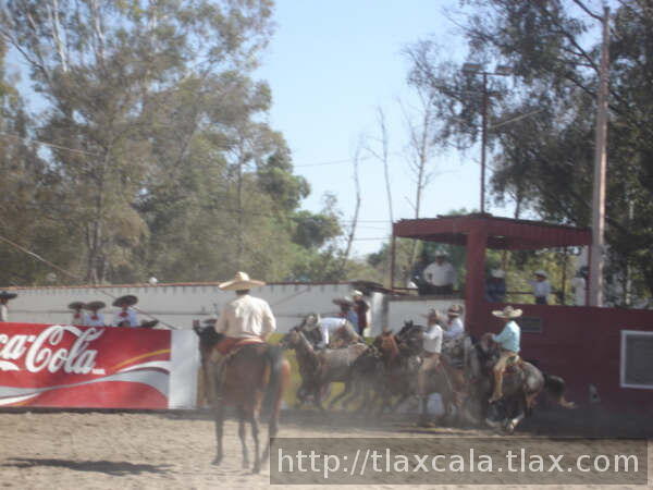 Primera charreada del 2007 universitarios contra seleccion Tlaxcala - Foto