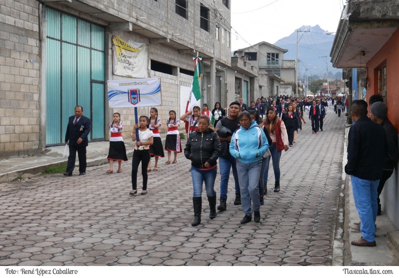 Desfile 16 de septiembre del 2018 San Isidro Buensuceso - Foto