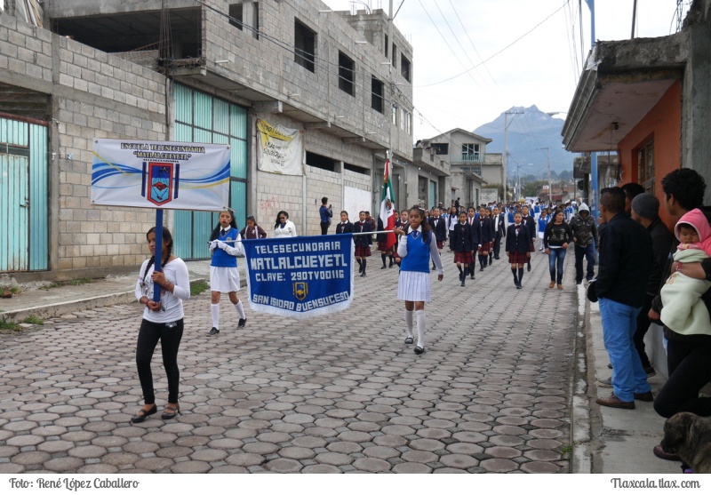 Desfile 16 de septiembre del 2018 San Isidro Buensuceso - Foto