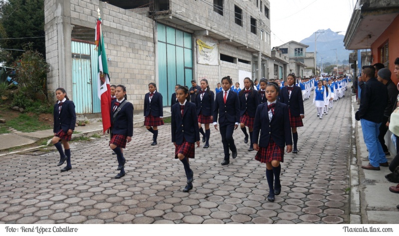 Desfile 16 de septiembre del 2018 San Isidro Buensuceso - Foto