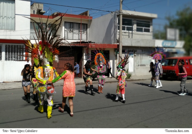 Camada &quot;Chalchitepec&quot; de Santa Anita Huiloac bailando en las calles de Apizaco - 5 de marzo del 2019 - Foto