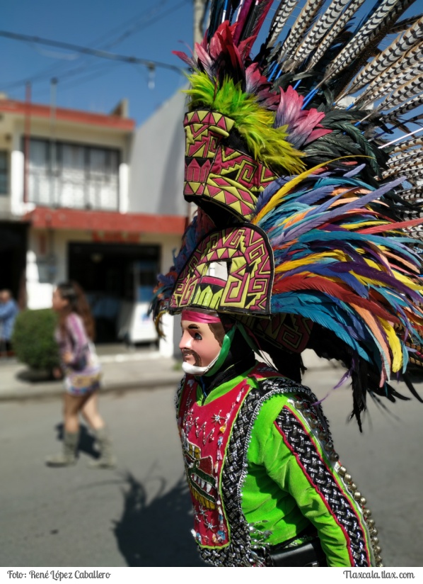 Camada &quot;Chalchitepec&quot; de Santa Anita Huiloac bailando en las calles de Apizaco - 5 de marzo del 2019 - Foto