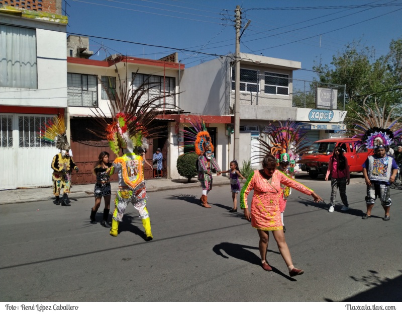Camada &quot;Chalchitepec&quot; de Santa Anita Huiloac bailando en las calles de Apizaco - 5 de marzo del 2019 - Foto