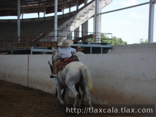 Aventando la pata Adrian Galicia de Tlax