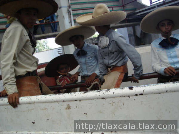 Deseando suerte Caludio Rugarcia a Oscar Lopez, aparece tb carlos Rodriguez, Mauricio Rugarcia y Joel Montes