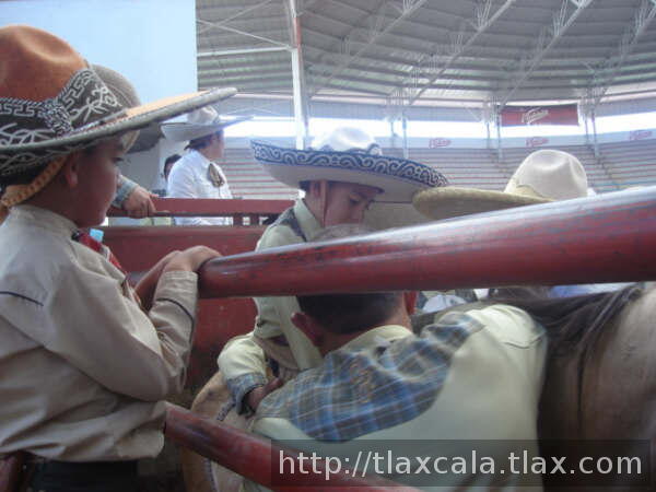 Muy atento Oscar Lopez de lo que sucede con Josue tellez de la CRG