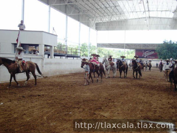 Selectivo Tlaxcalteca con su reyna