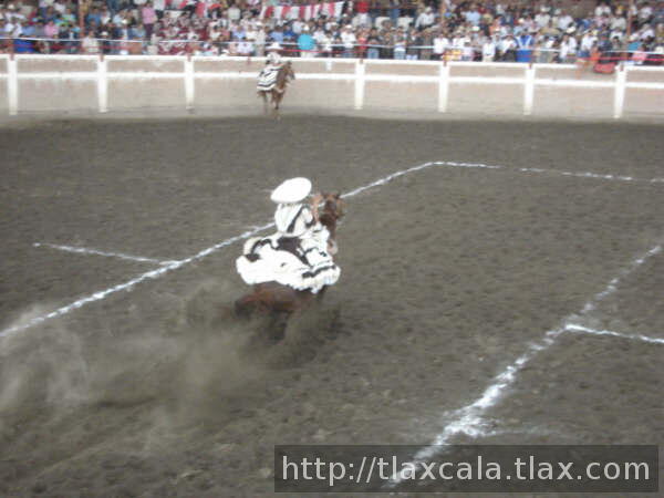Feria de escaramuzas Tlaxco 2007 - Foto