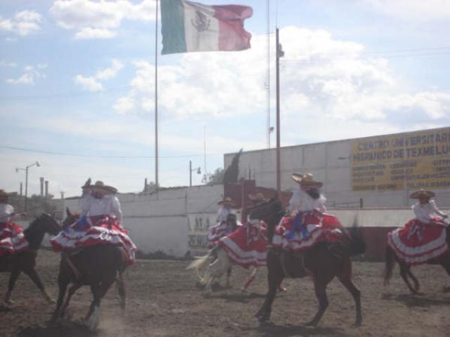 Un cruce de las arracadas muy mexicanas