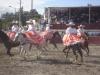  la gente sin pestanear a cada cruce de las adelitas