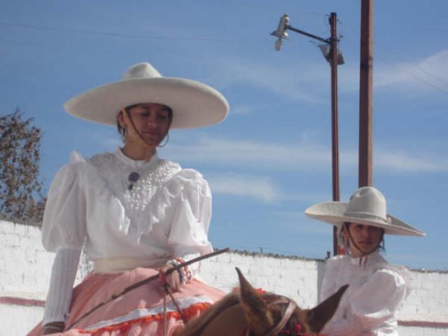 En espera de la senal adelitas