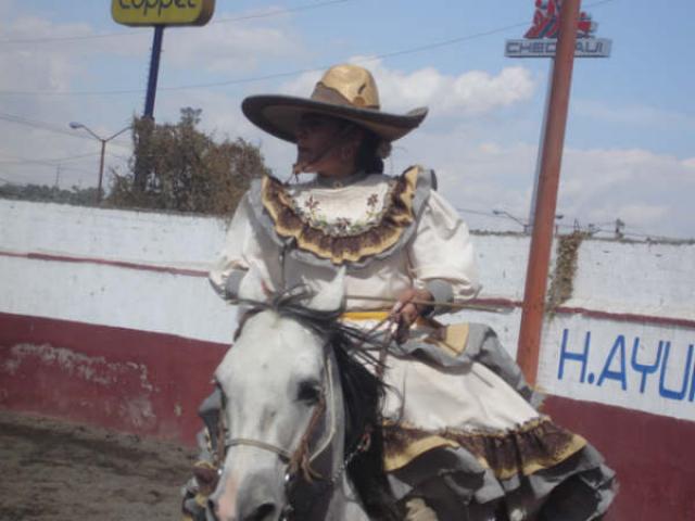 La seriedad misma de una adelita