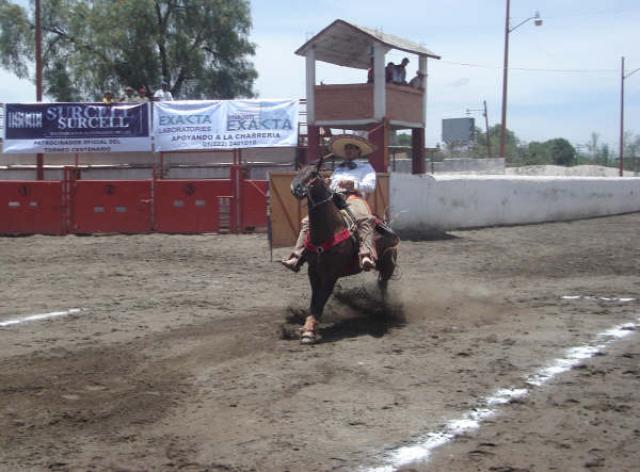 Torneo del Centenario en San Martin Texmelucan - Foto
