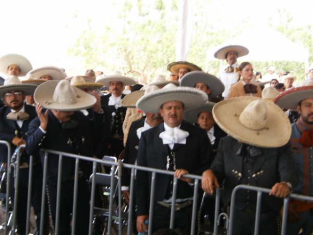 Atentos al inicio de la misa