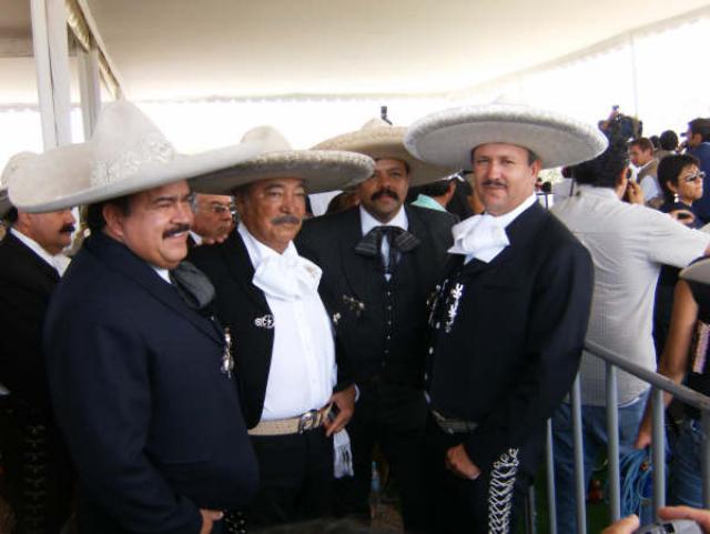 Grandes personalidades en misa