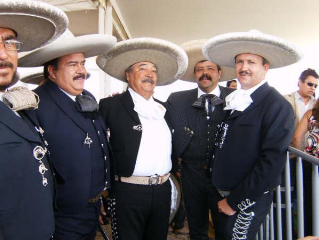 Jaime Castruita, brincando uno, Javier Basurto y Roberto Quiroz