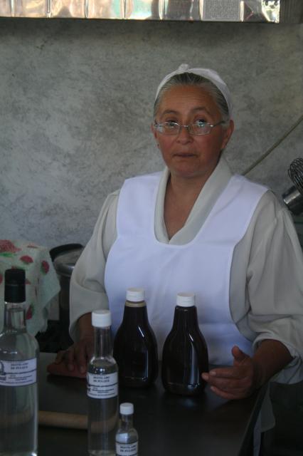 Miel de maguey y pulque destilado