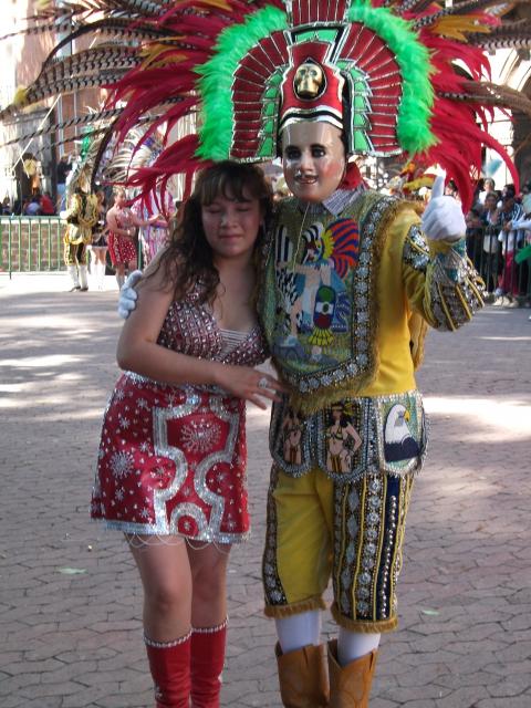 El joel con su pareja