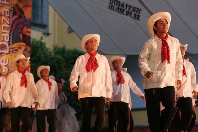 Ballet Folklrico de Tlaxcala en el ITC - Foto